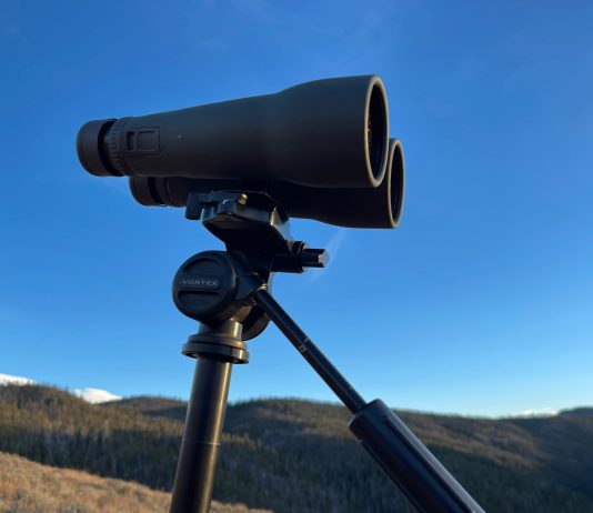 CARBON FIBER OR ALUMINUM TRIPOD, WHICH IS BEST?